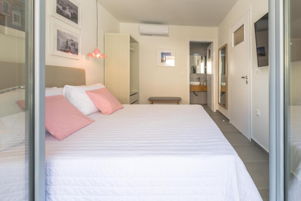 Rotunda Suites 칼라마키 외부 사진